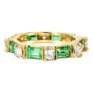 Late 20th Century 14K Yellow Gold Diamond Emerald Eternity Wedding Ring Band, Size 5.5 For Sale