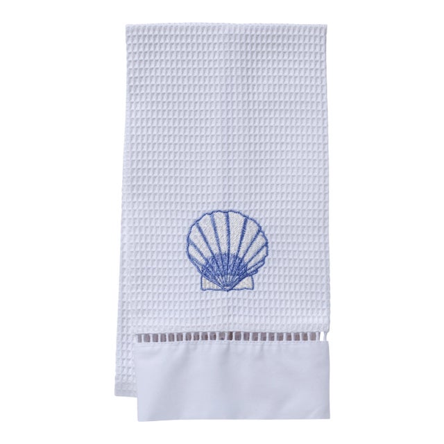 Blue Scallop Guest Towel White Waffle Weave, Ladder Lace, Embroidered For Sale