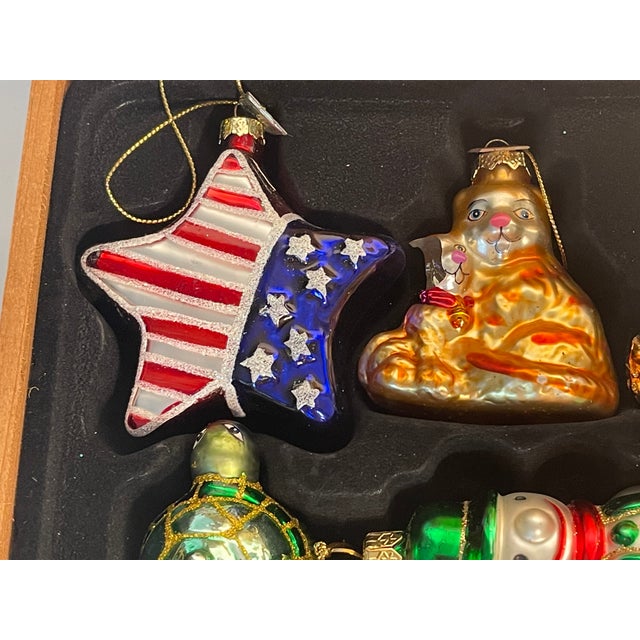 Red 24 PCS Vintage Thomas Pacconi Museum Christmas Ornaments in Box For Sale - Image 8 of 9
