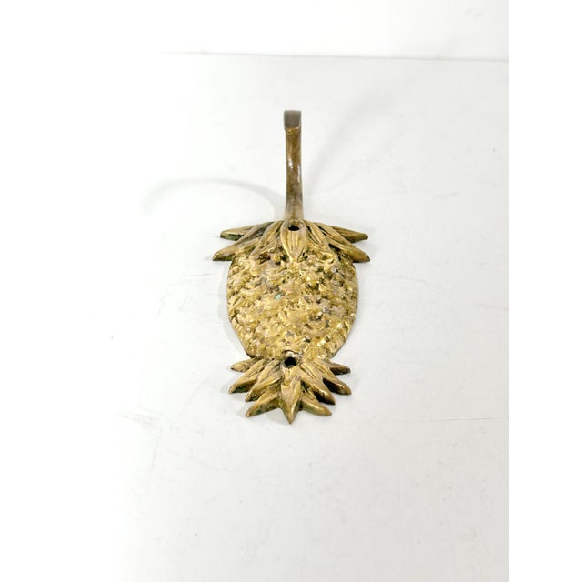 Hollywood Regency Vintage Brass Pineapple Wall Hook – Hollywood Regency Tropical Decor, Palm Beach Coastal Wall Accent For Sale - Image 3 of 5