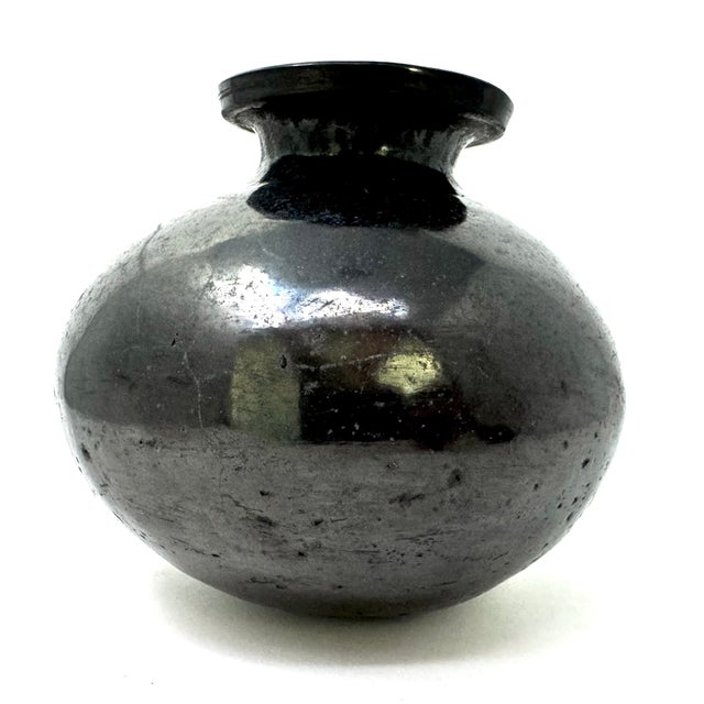 Doña Rosa Barro Negro Vase From Oaxaca, Mexico, Signed - 5.8" H X 6.5" Diam. For Sale - Image 4 of 9