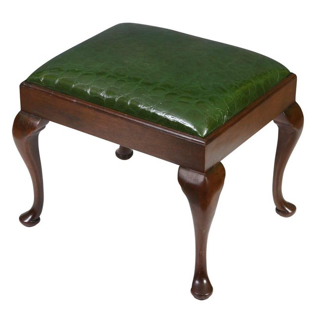 Old meets new in this great looking Queen Anne style bench. A rectangular top, supported by graceful cabriole legs. It has...