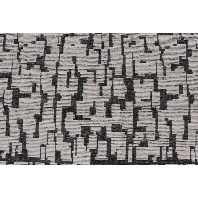 Black Keivan Woven Arts Large Moroccan Contemporary Rug in White and Black 9'10 X 15'2 For Sale - Image 8 of 11