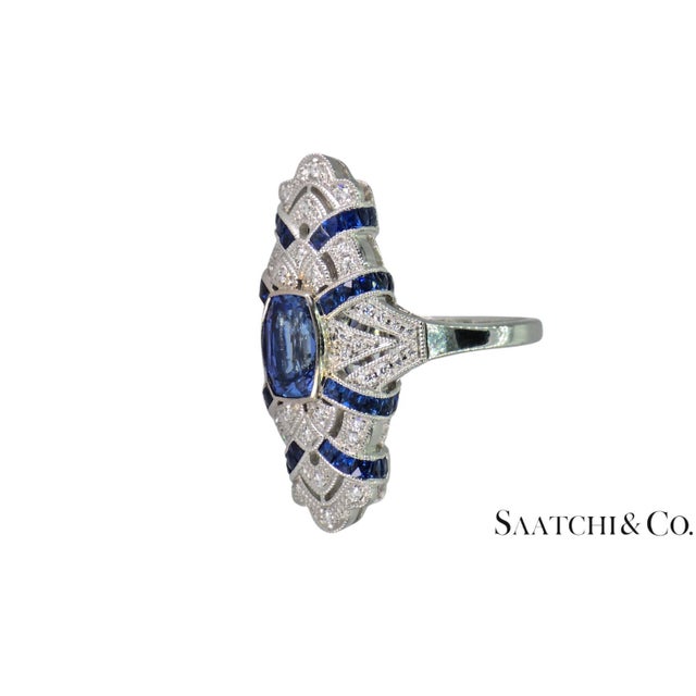 White Stunning 18k (750) White Gold - Natural VVS Diamond & Blue Sapphire: Ring For Sale - Image 8 of 10