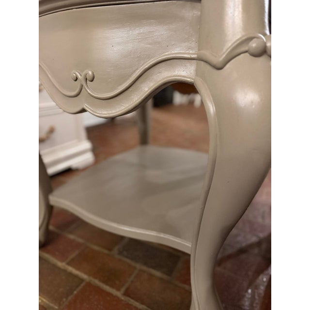 Oversized French Provincial Nightstands in Fusion Algonquin – Refinished Pair For Sale - Image 10 of 17