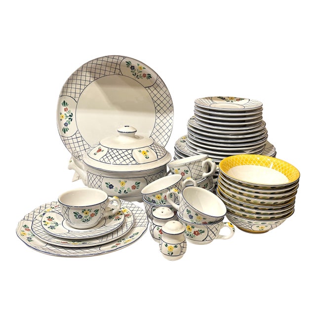 1990s Herend Village Pottery Dinnerware Set for 8 – Lattice Hill Pattern | 40 Pc Set For Sale