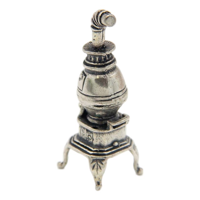 Miniature Silver Salamander with Four Support Legs For Sale