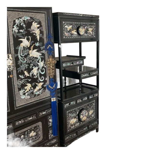 1970s Elegant Black Lacquered Bookshelf With Mother of Pearl Inlay For Sale