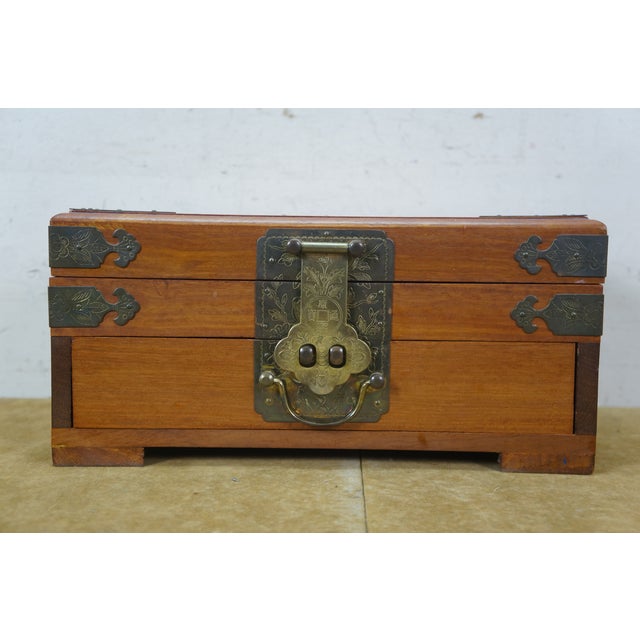 George Zee Late 20th Century George Zee Chinese Chinoiserie Rosewood Brass Longevity Jewelry Chest Box 12" For Sale - Image 4 of 17