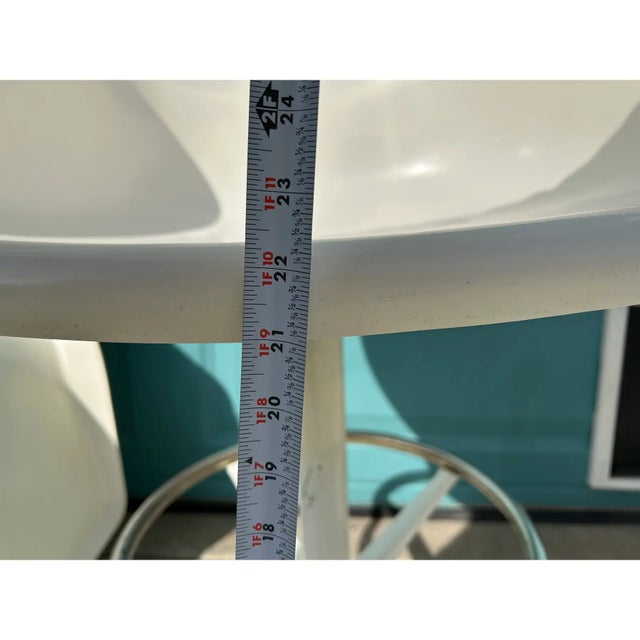 Mid Century Fiberglass Shell Indoor/Outdoor Tulip Swivel Bar Stools - Set of 2 For Sale - Image 10 of 10