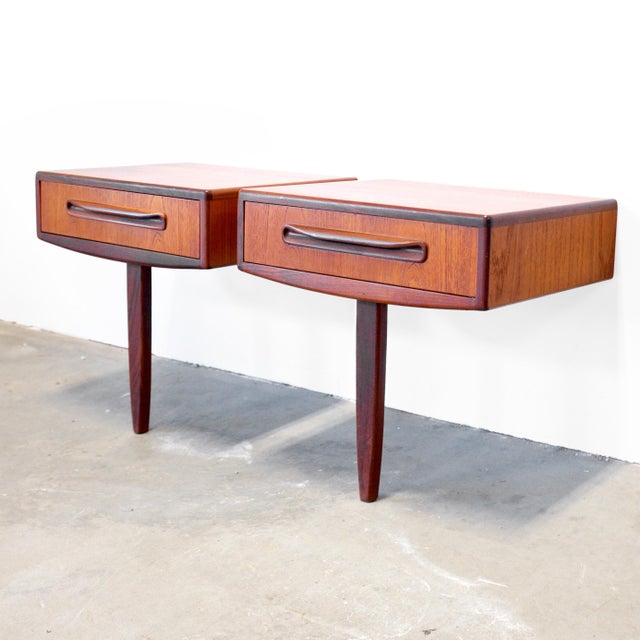 1960s G-Plan "Fresco" Wall-Mounted Pair of Nightstands, Attributed For Sale In Boston - Image 6 of 7
