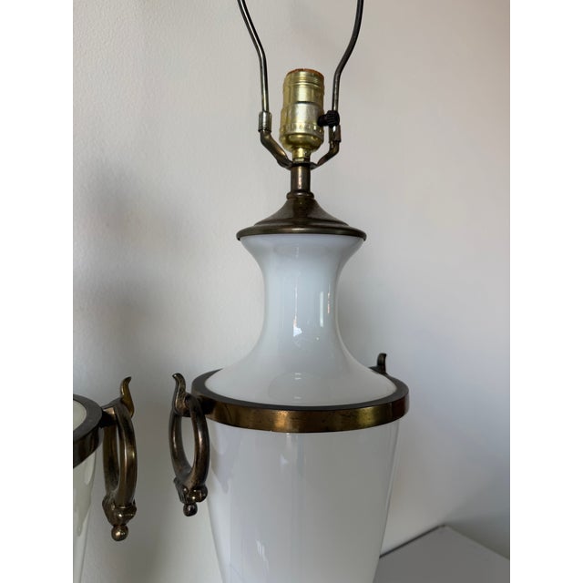 Vintage Paul Hanson French Neoclassical Style White Milk Glass Urn Table Lamps – A Pair For Sale - Image 10 of 13