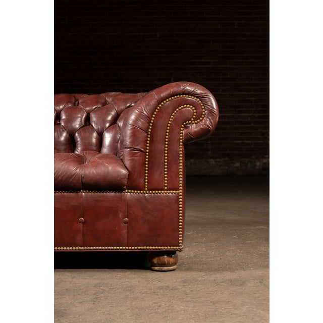 Late 20th Century Tufted Leather Chesterfield Sofa in Burgundy For Sale - Image 9 of 15