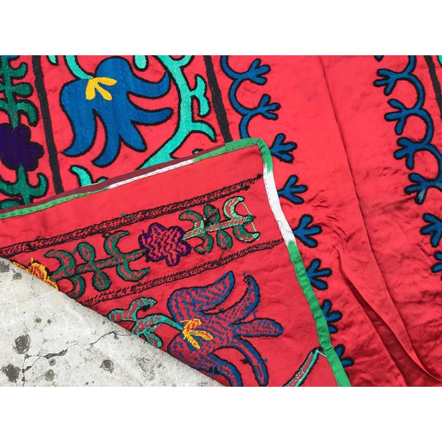 Vintage SUZANI FABRIC - Handmade SILK Tapestry - Vintage Boho Wall Decor 4 FT x 2.6 FT ( 124 CM x 80 CM ) Multi color...