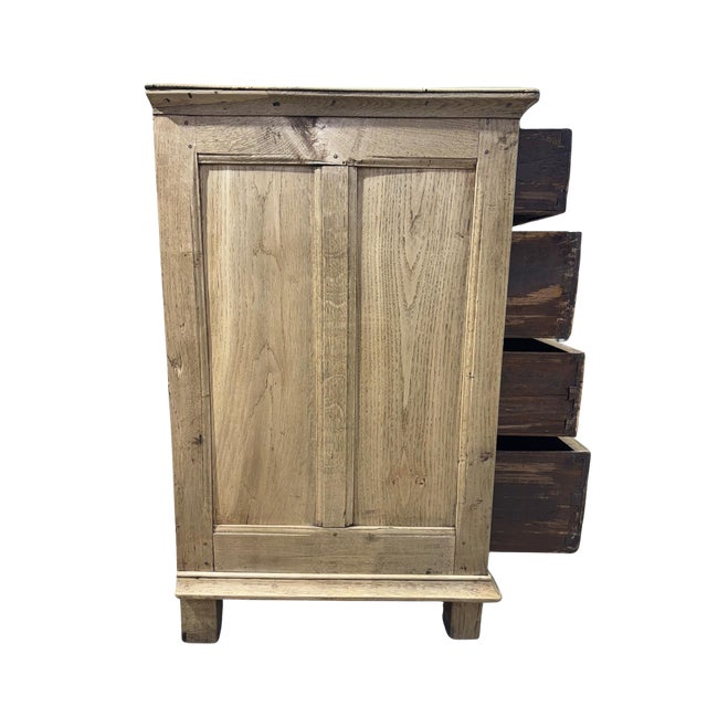 18th Century English Bleached Oak Chest of Drawers For Sale - Image 4 of 7