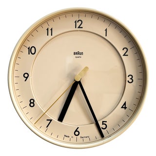Quartz Wall Clock Type Abk 31 No. 4781 in Plastic by Dietrich Lubs for Braun Ag, Germany, 1980s For Sale