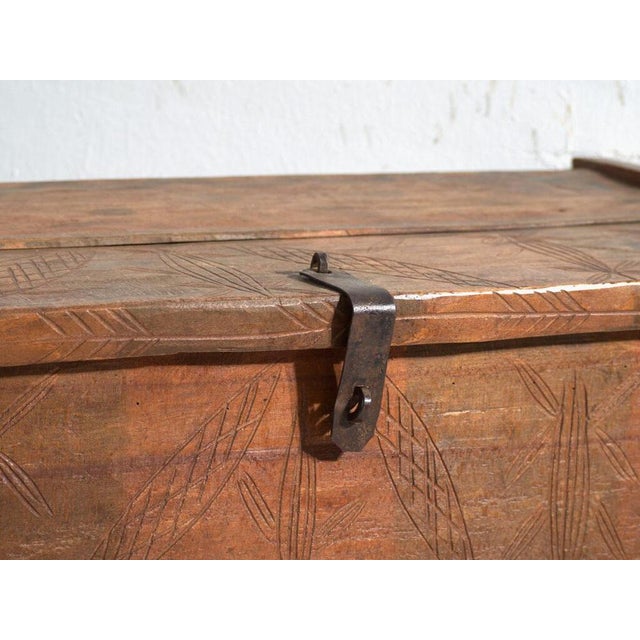 Antique Carved Trunk in Pine Wood, Romania, 1900 For Sale - Image 4 of 11