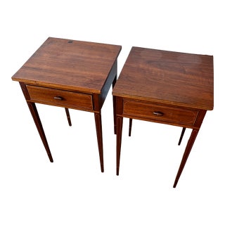 Pair of Antique 19th Century Mahogany Hepplewhite Single Drawer Nightstands with Inlaid Satinwood Stringing and Tapered Legs For Sale