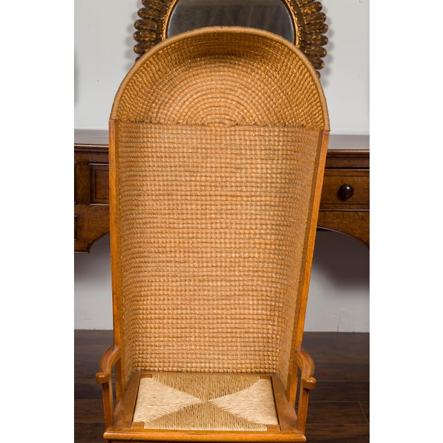 Scottish 1900s Orkney Island Canopy Chair with Hooded Handwoven Straw Back For Sale In Atlanta - Image 6 of 10