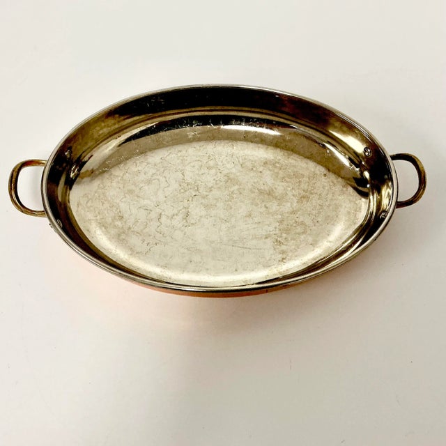 Copper Mid-Century French Style Oval Au Gratin Copper Sauté Pan With Brass Handles, Stainless Steel. For Sale - Image 8 of 9