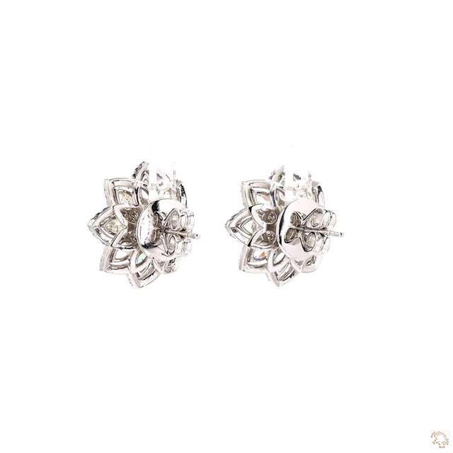 Early 21st Century 1.33 Carat Round Brilliant Cut Diamond Gold Earrings, Pair For Sale - Image 5 of 9