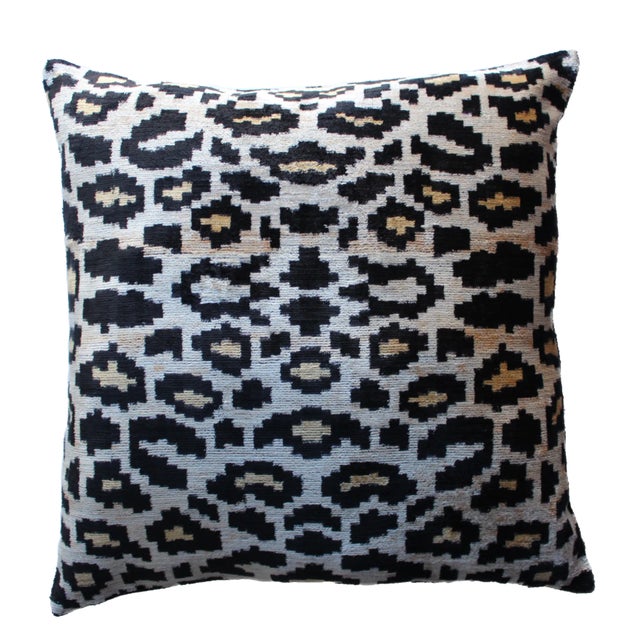 Contemporary Silk Velvet Ikat Pillow Cover Bohemian Pillow For Sale - Image 9 of 9