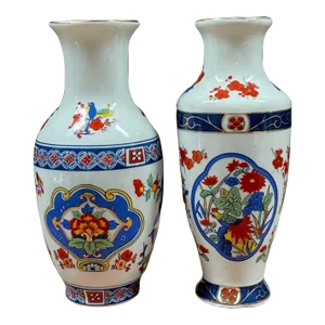 Vintage Japanese Imari Style Porcelain Bud Vases - Set of 2