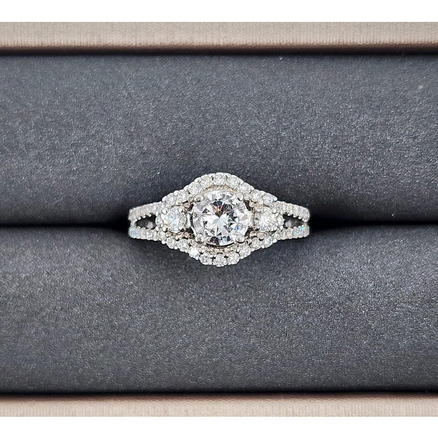 1.06 Ct Diamond Ring Size 6.5 For Sale - Image 4 of 9