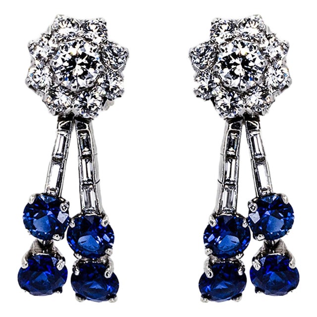 Late 20th Century Pair of Platinum Sapphire Earrings For Sale