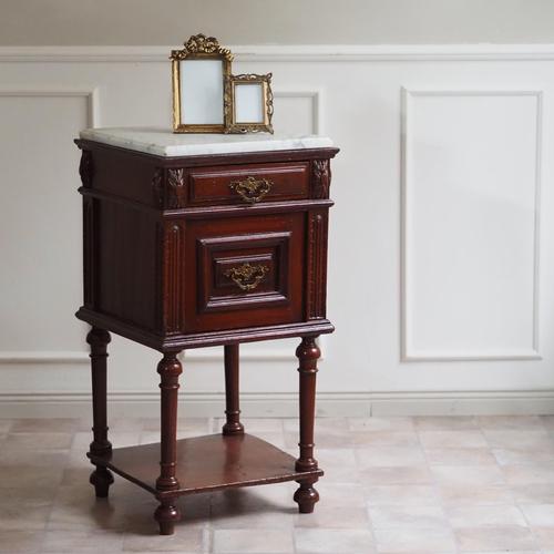 Early 20th Century French Bedside Table with Marble Top, 1900s For Sale - Image 5 of 6