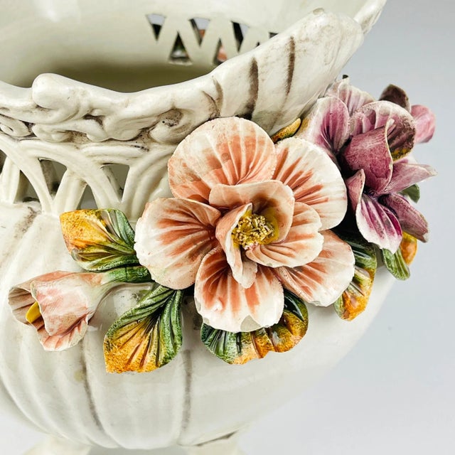 Introducing the ESTE ceramics vase with flowers, Italy 1950s – a true masterpiece steeped in history and centuries-old...
