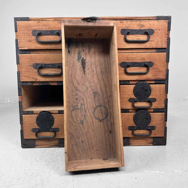 Small Japanese Tansu Chest of Drawers, 1890s For Sale - Image 13 of 16