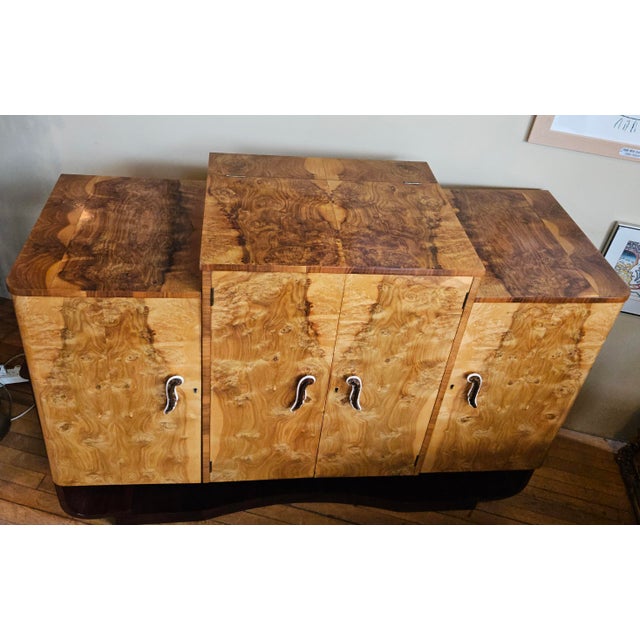 Tan 1930s English Art Deco Bar Cocktail Cabinet Attributed to Harry & Lou Epstein For Sale - Image 8 of 11