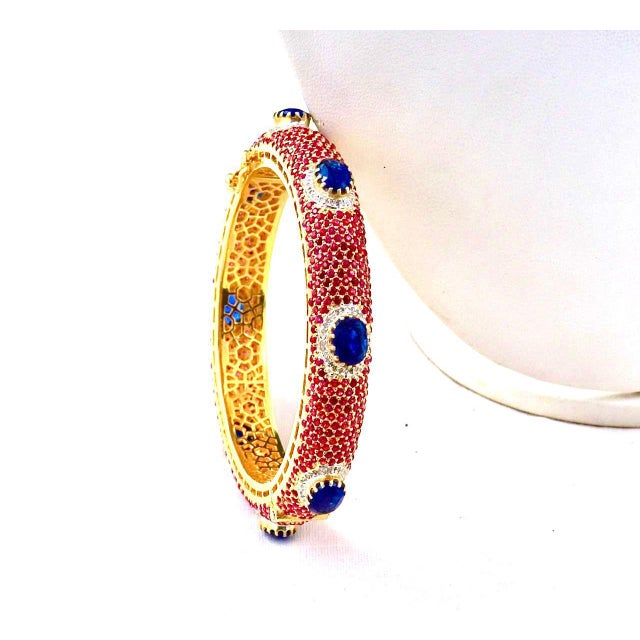 Bochic "Capri" Natural Ruby, Sapphire & Diamond Bangle Set In 18K Gold & Silver For Sale - Image 11 of 18