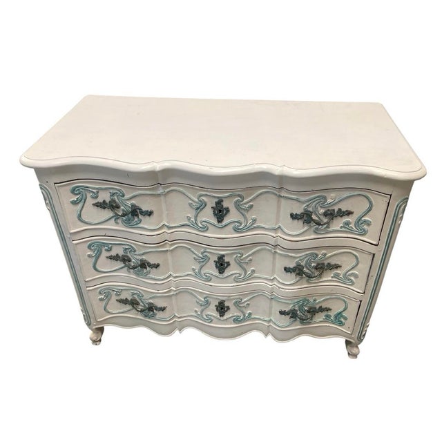 Vintage French Provincial Style Three-Drawer Commode For Sale - Image 4 of 12