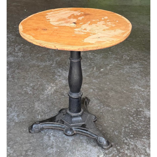 Vintage Haasbrock-Sonderguard Cast Iron Pedestal Table With Carrara Marble Top, 36.75” For Sale - Image 4 of 6