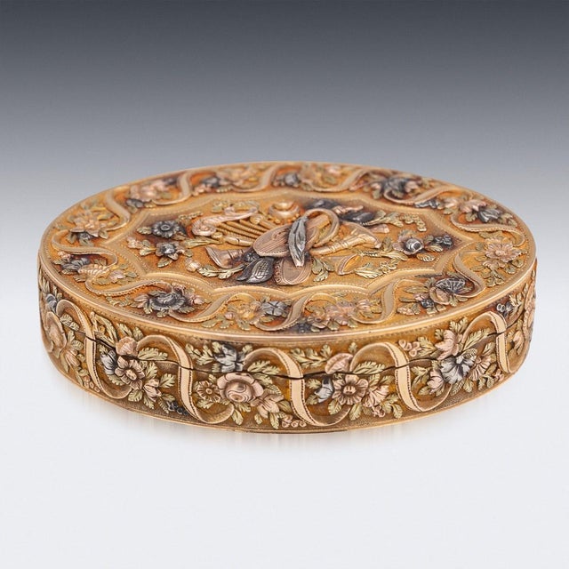 Antique Continental 3-Colour Gold Snuff Box, 1800s For Sale - Image 4 of 18