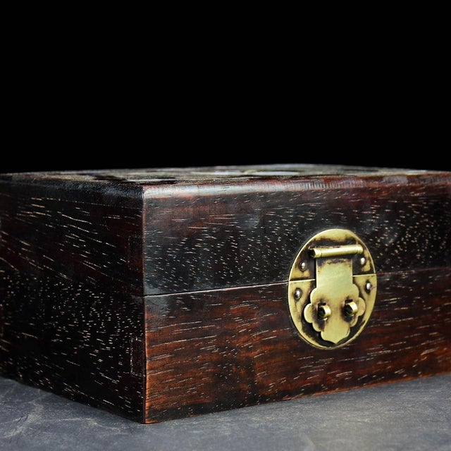 Shell 1980s Hardwood Jewelry Box With Mother of Pearl Inlay & Brass Lock, Chinoiserie Keepsake Box For Sale - Image 7 of 9