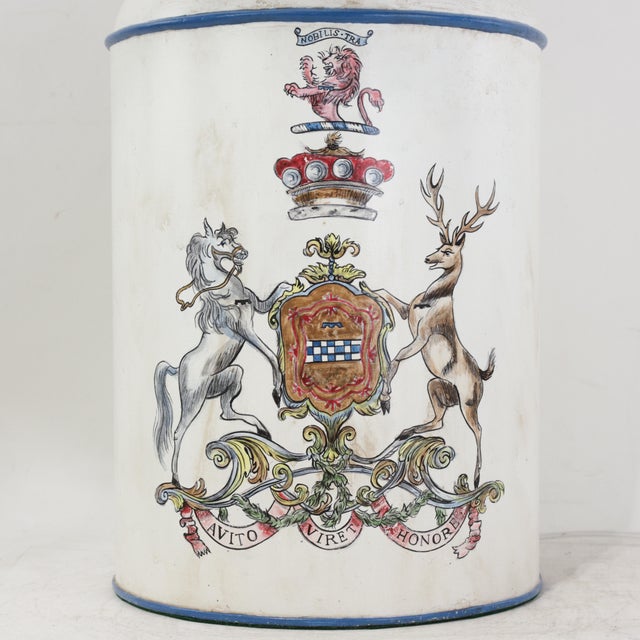 Vintage Hand Painted Tole Tea Caddy Lamp White Heraldic Crest Motif Table Lamp For Sale - Image 11 of 12