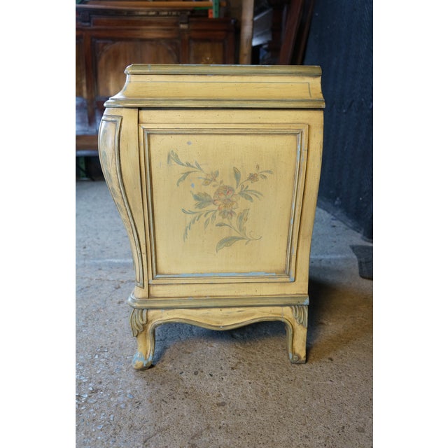 Karges French Provincial Hand Painted Venetian Bombe Commode Nightstand Chest For Sale - Image 17 of 18