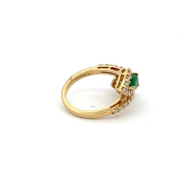 Metal Natural Emerald Halo Diamond Bypass Ring in 18k Gold Size 7 For Sale - Image 7 of 10