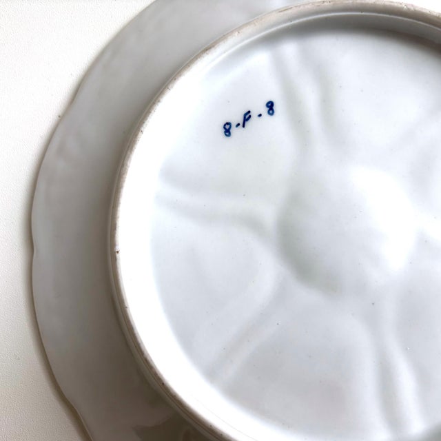 Victorian Antique Oyster Plate – Shell & Fan Molded Design, Hand-Painted Brown Accents, C. 1880–1910 For Sale - Image 3 of 4