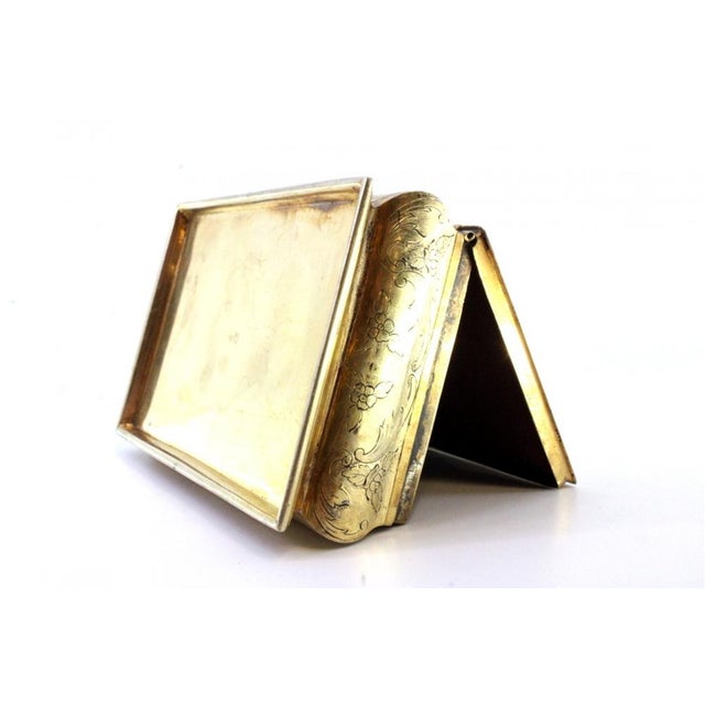 Jewelry Box in Gold-Plated Silver with Engraved Plant Motifs For Sale - Image 6 of 9
