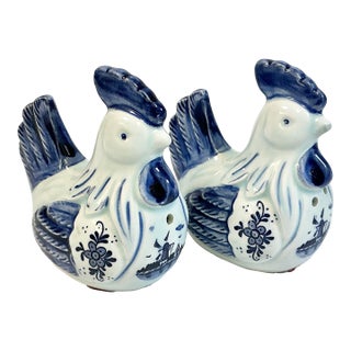 1950s Vintage Boho Chic Delft Chicken Salt & Pepper Shakers - A Pair. For Sale