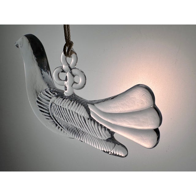 Glass Art Suncatcher in the shape of a Dove by Bertil Vallien for Boda, Sweden, 1970s For Sale - Image 6 of 12