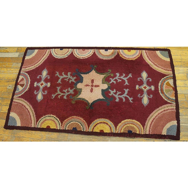 American 1920s Red Floral Folk Art Antique American Hooked Rug 2'6" X 4'6" Knotted Wool Carpet For Sale - Image 3 of 5