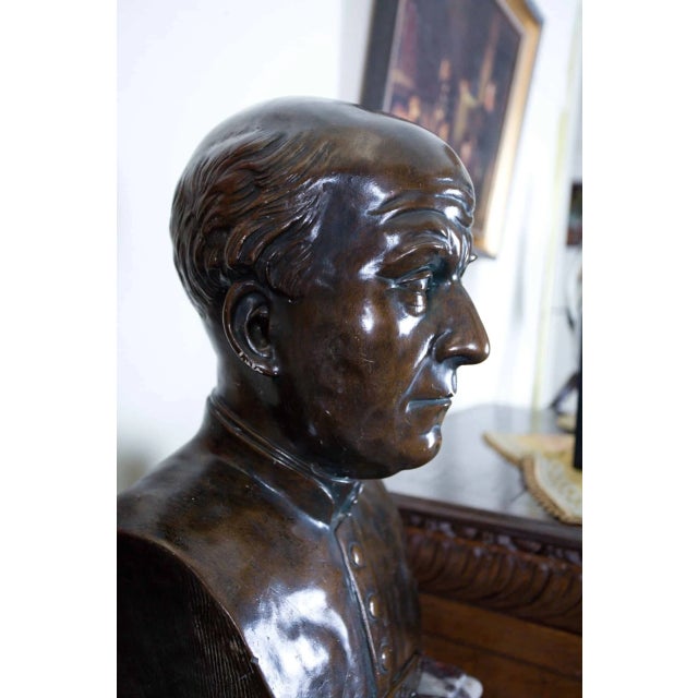 Patinated plaster. Very decorative bust with a bronze look. Marked. Provenance: Belgium. Date: around 1970. Condition:...