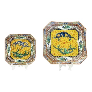 Antique Chinese Famille Jaune Graduated Square Serving Trays (Plates) With Dragons, Early Republic Period For Sale