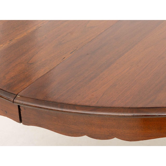 Queen Anne Style Vintage Mahogany Circular Dining Table For Sale - Image 4 of 7