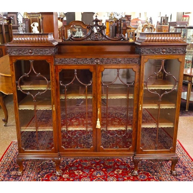 Exceptional Mahogany Waring & Gillow Antique Display Case Bookcase Circa 1900 Dimensions : 74" Wide X 72" Tall X 16" Deep...